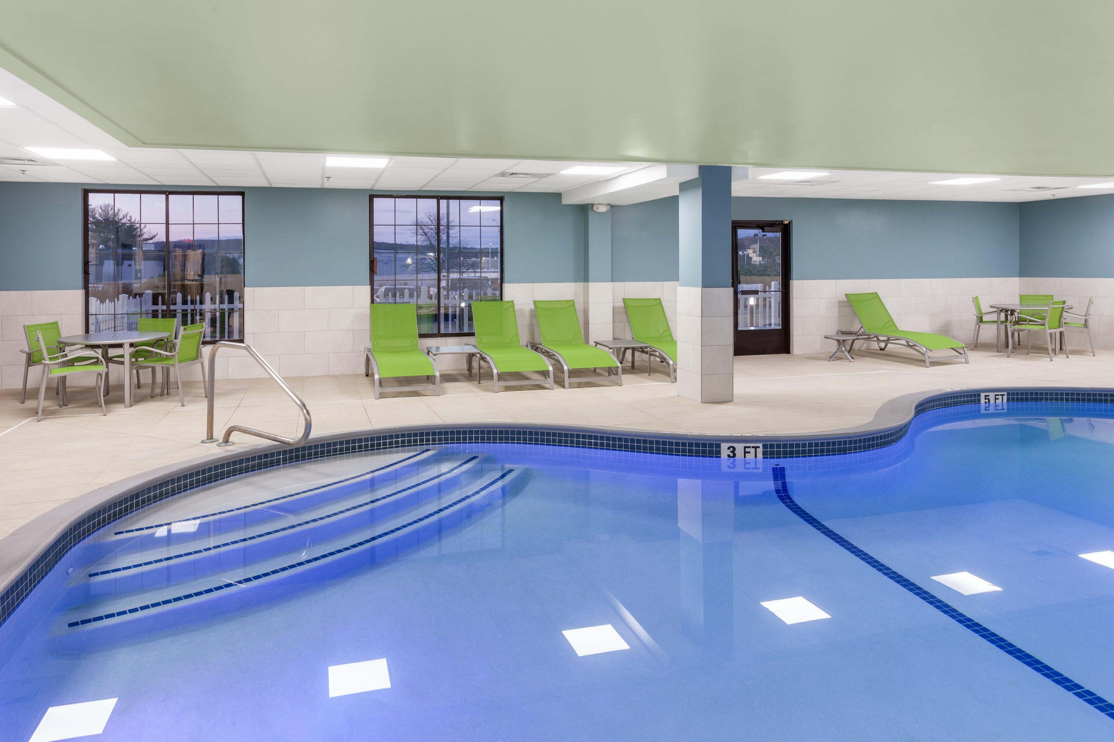 Holiday Inn Express Hotel & Suites Providence-Woonsocket By Ihg Экстерьер фото