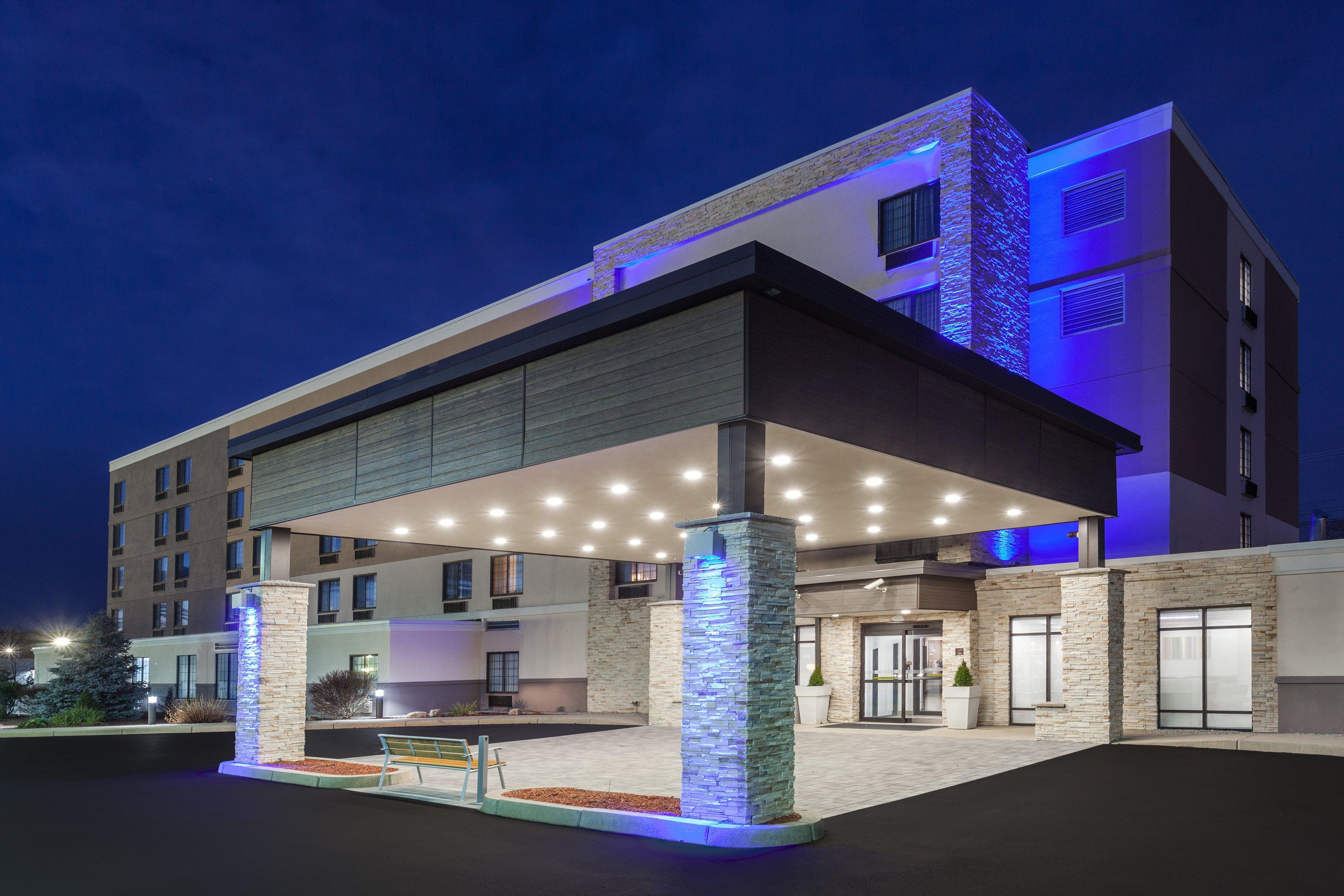 Holiday Inn Express Hotel & Suites Providence-Woonsocket By Ihg Экстерьер фото