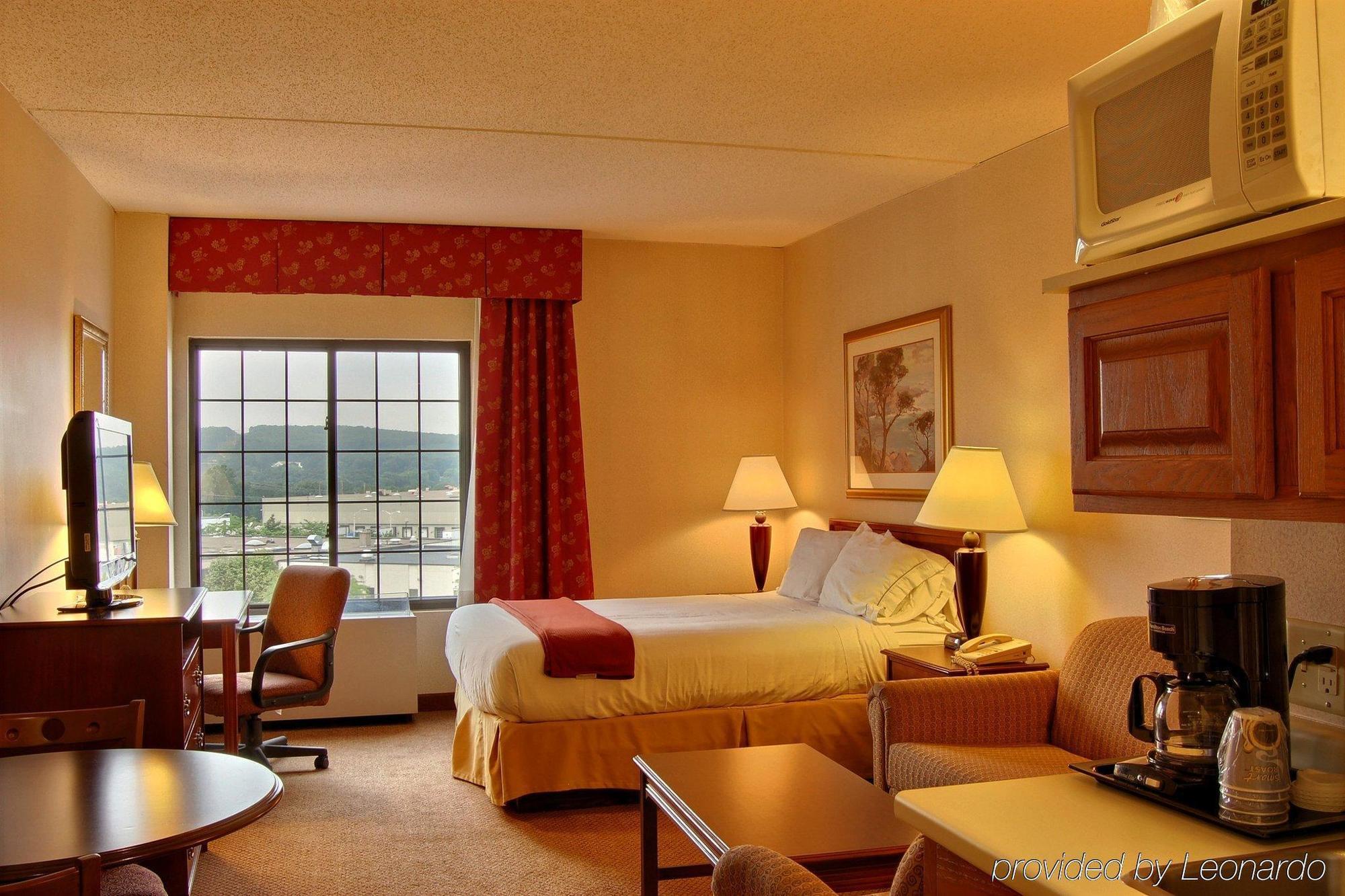 Holiday Inn Express Hotel & Suites Providence-Woonsocket By Ihg Экстерьер фото