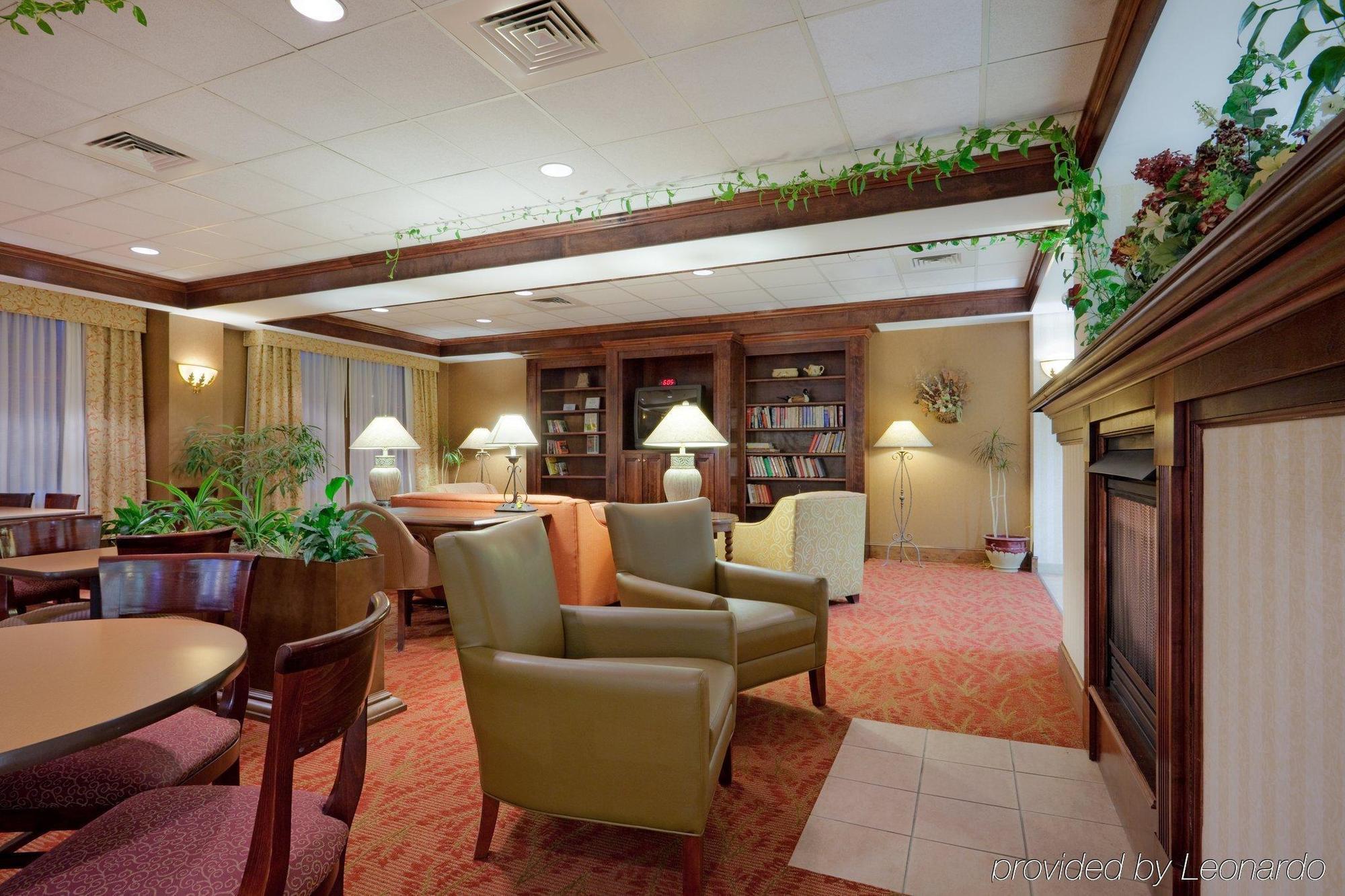 Holiday Inn Express Hotel & Suites Providence-Woonsocket By Ihg Интерьер фото