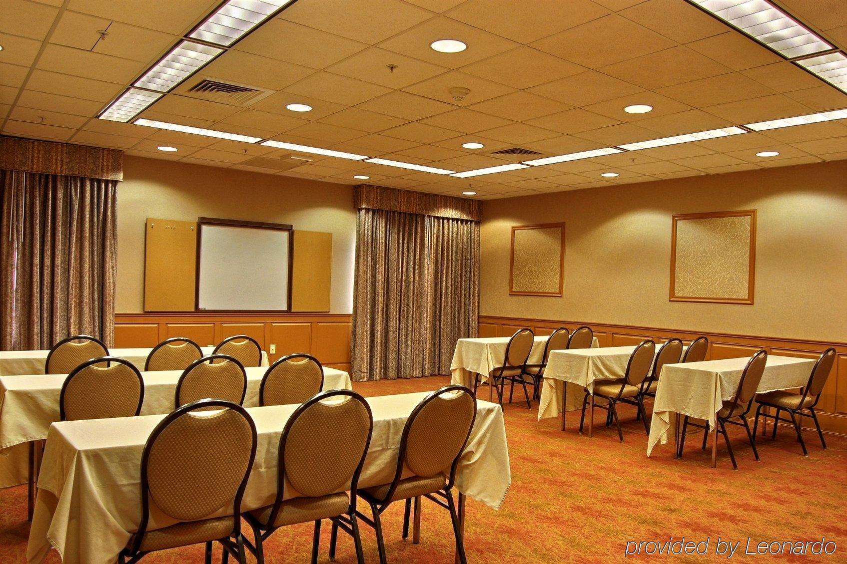 Holiday Inn Express Hotel & Suites Providence-Woonsocket By Ihg Бизнес фото