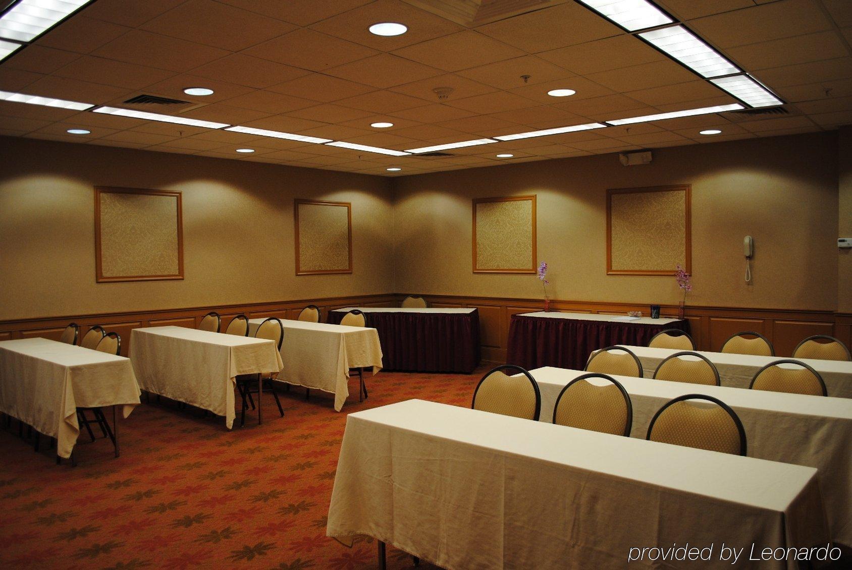Holiday Inn Express Hotel & Suites Providence-Woonsocket By Ihg Бизнес фото