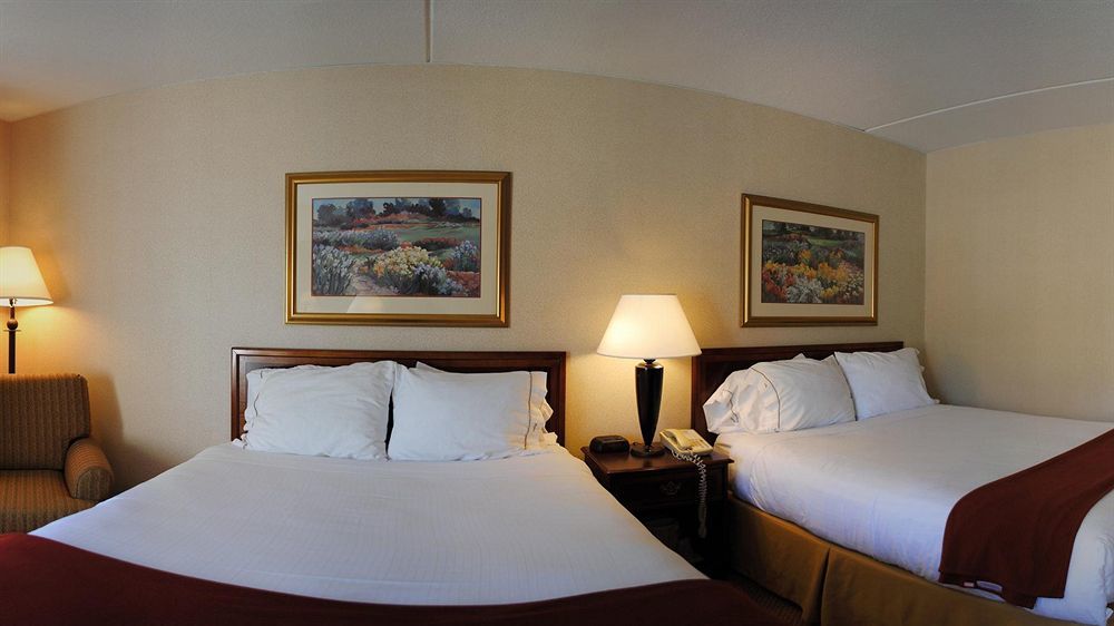 Holiday Inn Express Hotel & Suites Providence-Woonsocket By Ihg Экстерьер фото