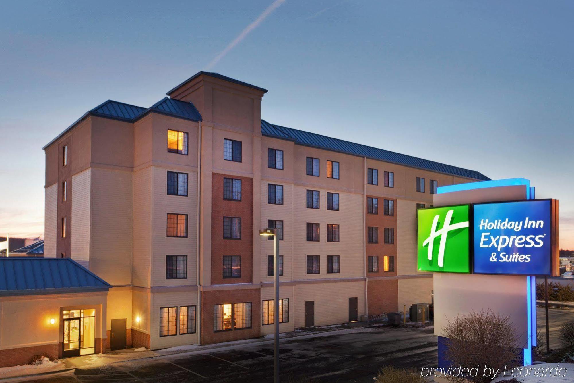 Holiday Inn Express Hotel & Suites Providence-Woonsocket By Ihg Экстерьер фото