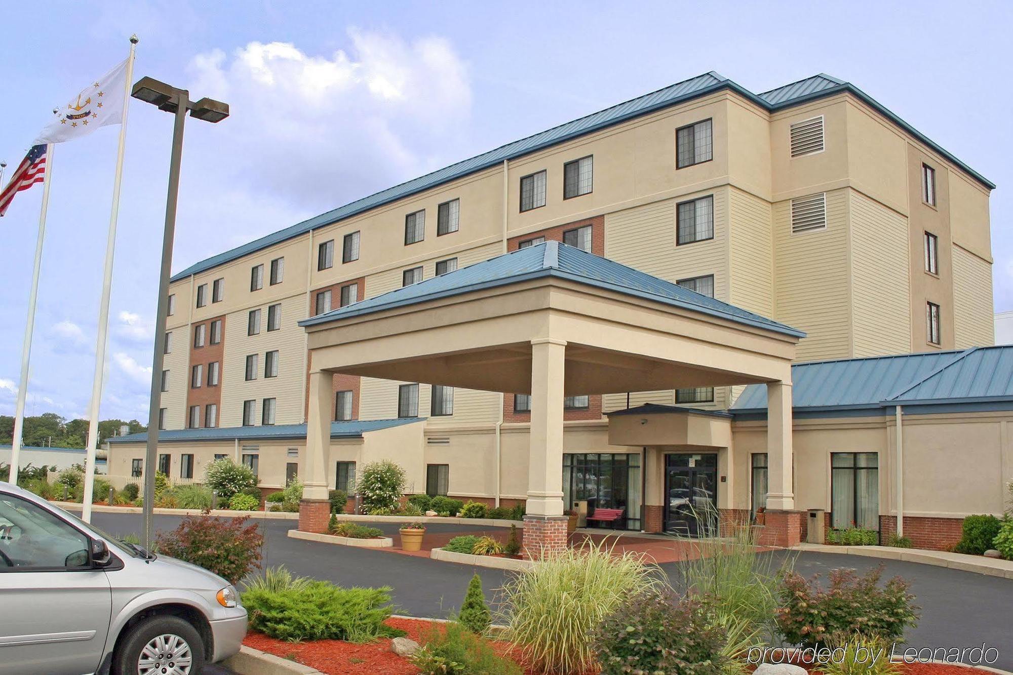 Holiday Inn Express Hotel & Suites Providence-Woonsocket By Ihg Экстерьер фото